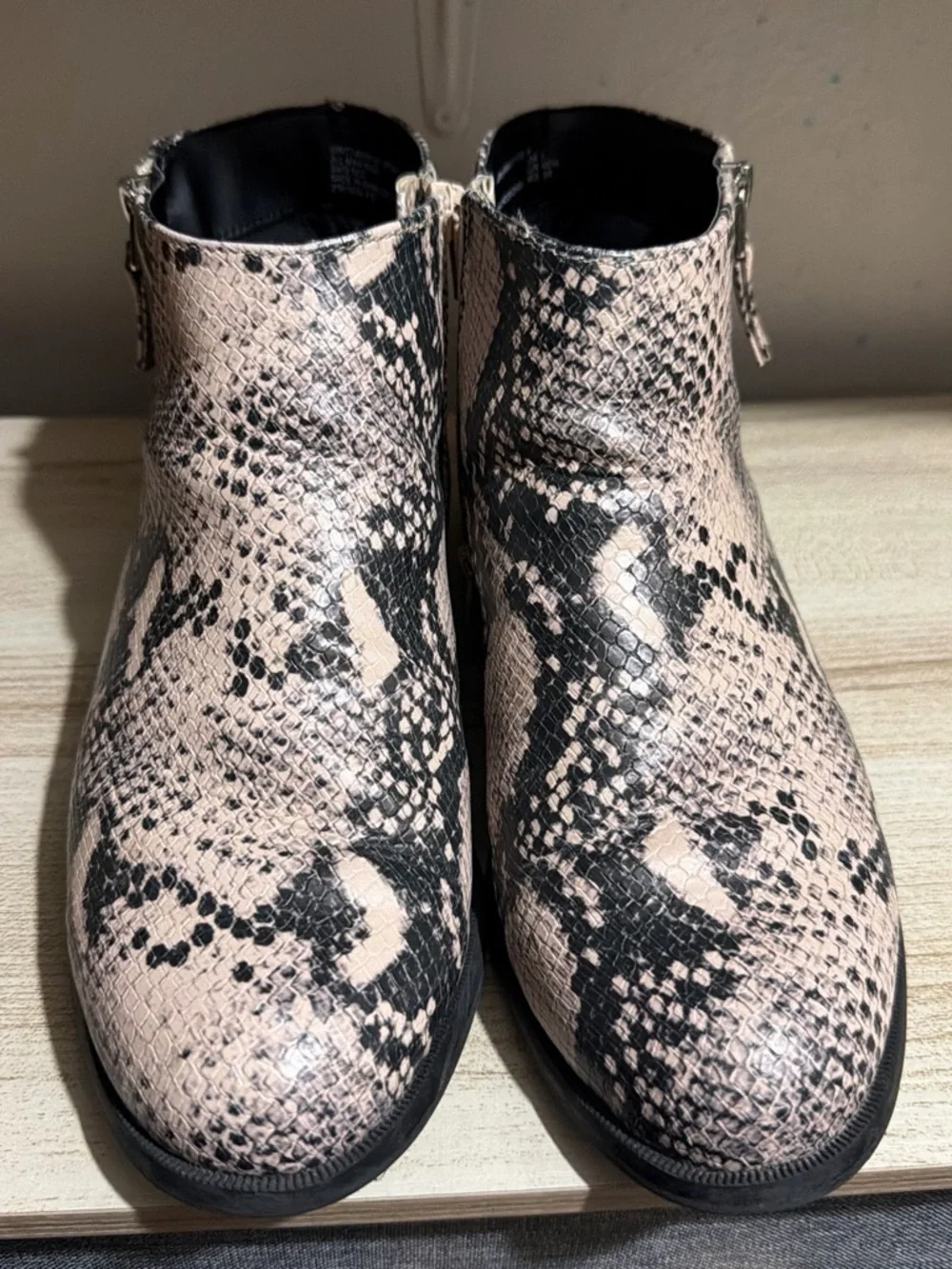 Women's 🔥 Snake-Print Ankle Boots in Taupe and Black